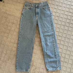 Vintage red tab 550 Levi’s 25” light wash mom jean
